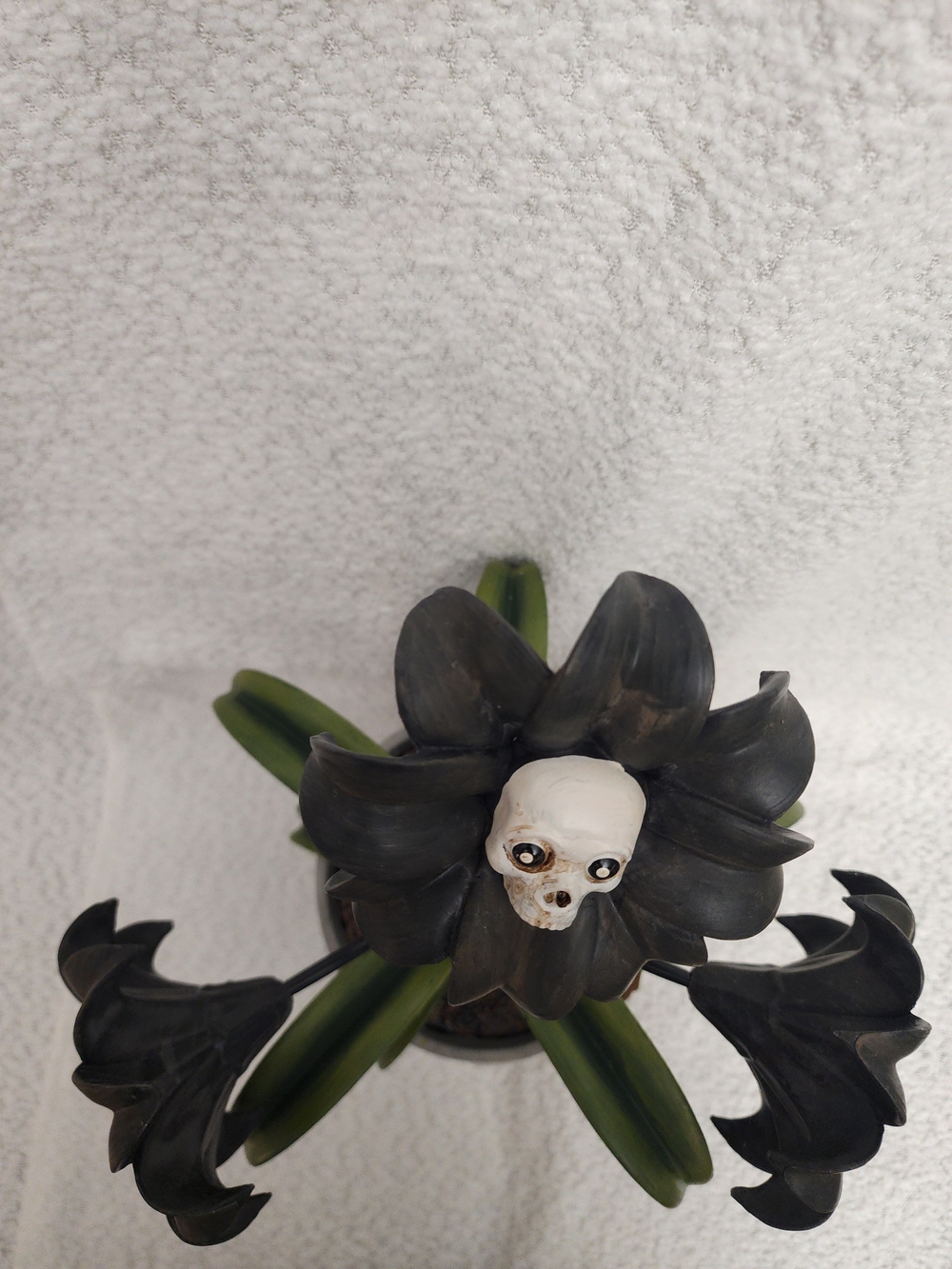 HALLOWEEN Black Skull Flower Decorative Planter Accent - Picture 5 of 6